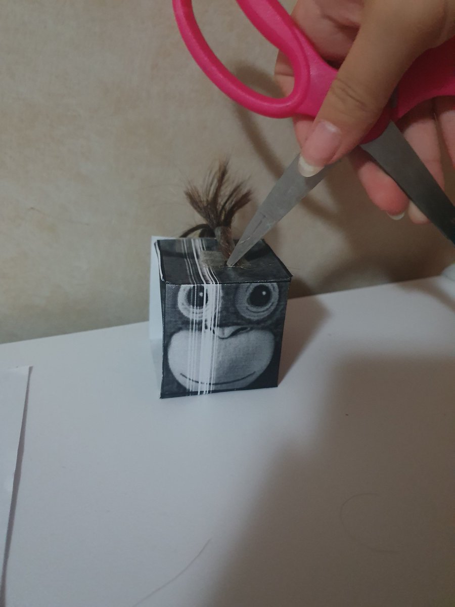 Valesita59_'s tweet photo. #Chango6c acompaรฑenme a ver la muerte del chango, no querรญa matarlo pero es que si mi mamรก lo encuentra me corre de la casa y me dirรก que estoy loca, de por si esta enojada conmigo https://t.co/jmnDkNmfIC