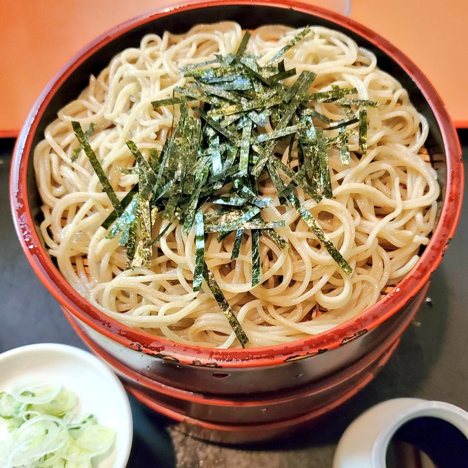 ヒン…(2段だと思って注文したざる蕎麦が3段だったときのオッサンの鳴き声) 