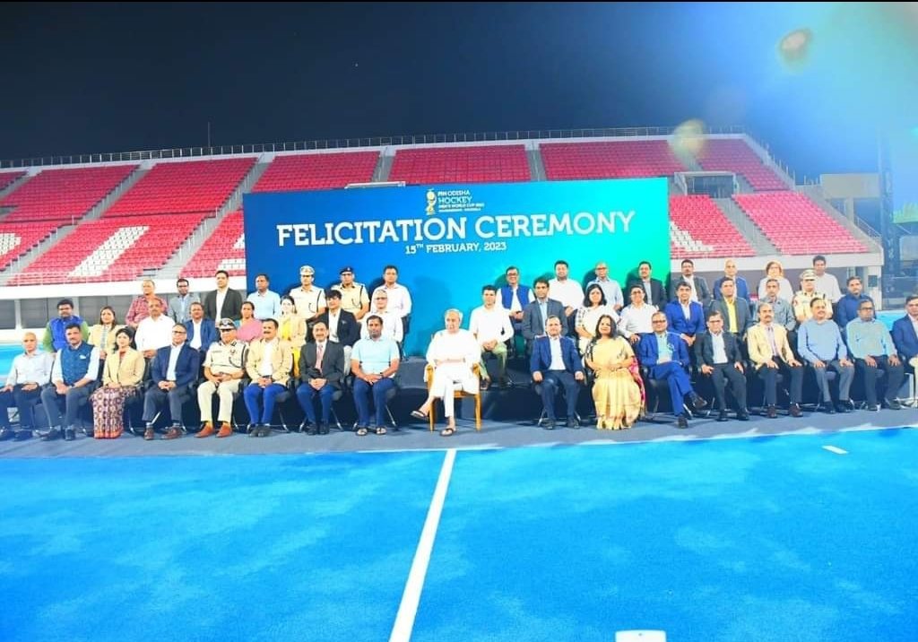 Grateful for this opportunity to be part of organising committee of Hockeyworldcup2023 . Privileged to get this award from Honourable Chief Minister of Odisha. Shall always strive to work hard with dedication and determination. 🙏