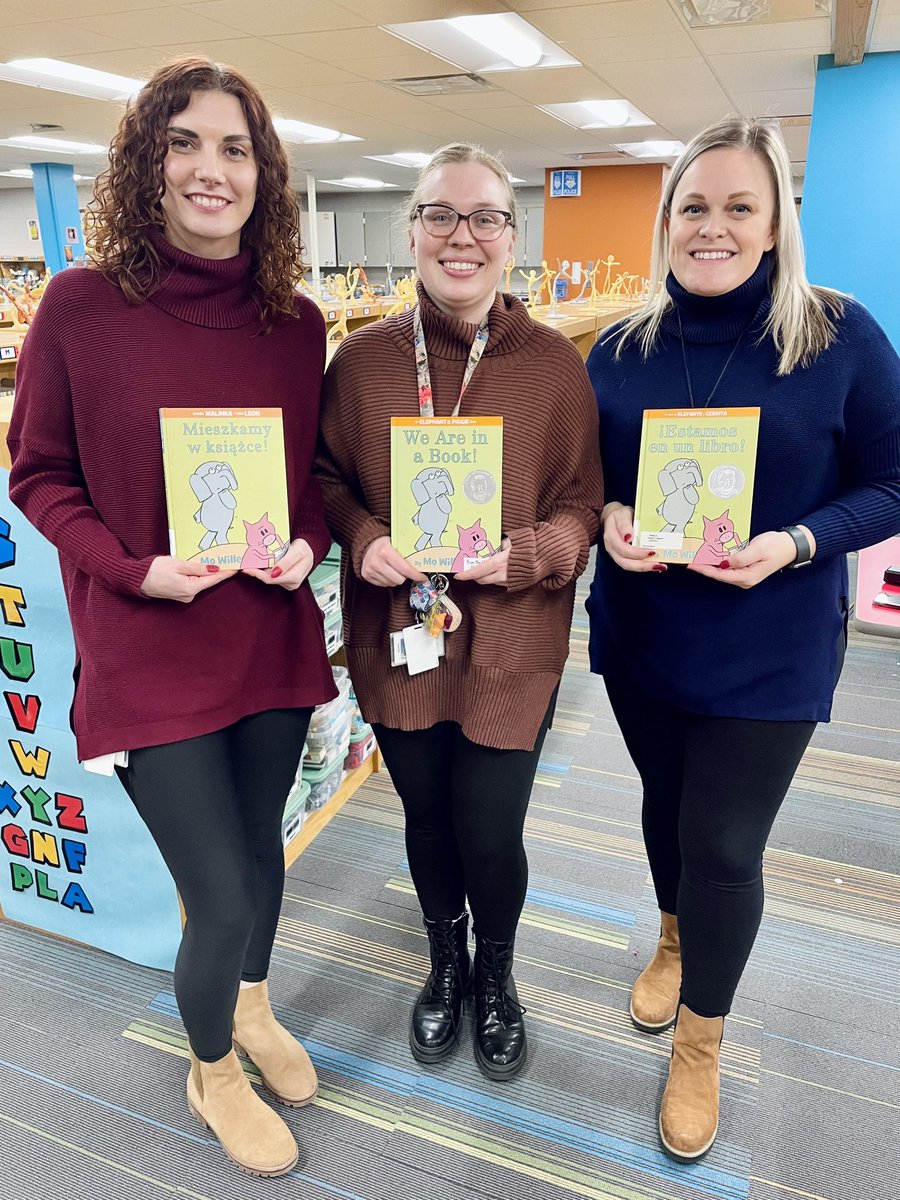 What an amazing Literacy &amp; Art show tonight <a href="/SpringHillsSD12/">Spring Hills School</a>! We have the most thoughtful &amp; creative teachers <a href="/ML_SD12/">Amanda Lundberg</a> &amp; Mrs. Rizio! 

We enjoyed our multilingual read aloud! <a href="/MissWiatr/">Olga Wiatr</a> <a href="/MissEagleton03/">Sara Eagleton</a> #ProudToBeD12