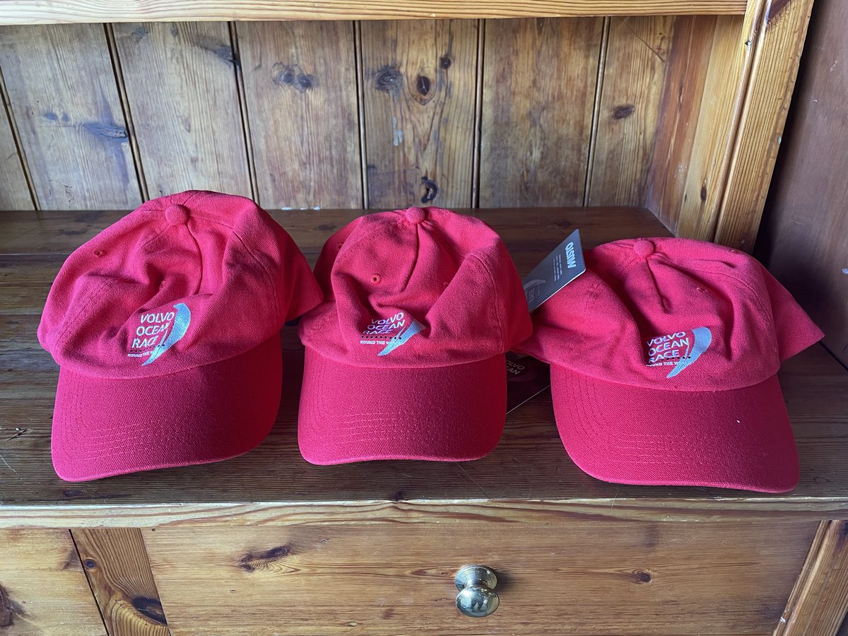 What am I supposed to do with these in an era where only fuckheads seem to be wearing red caps? #maga #trumper