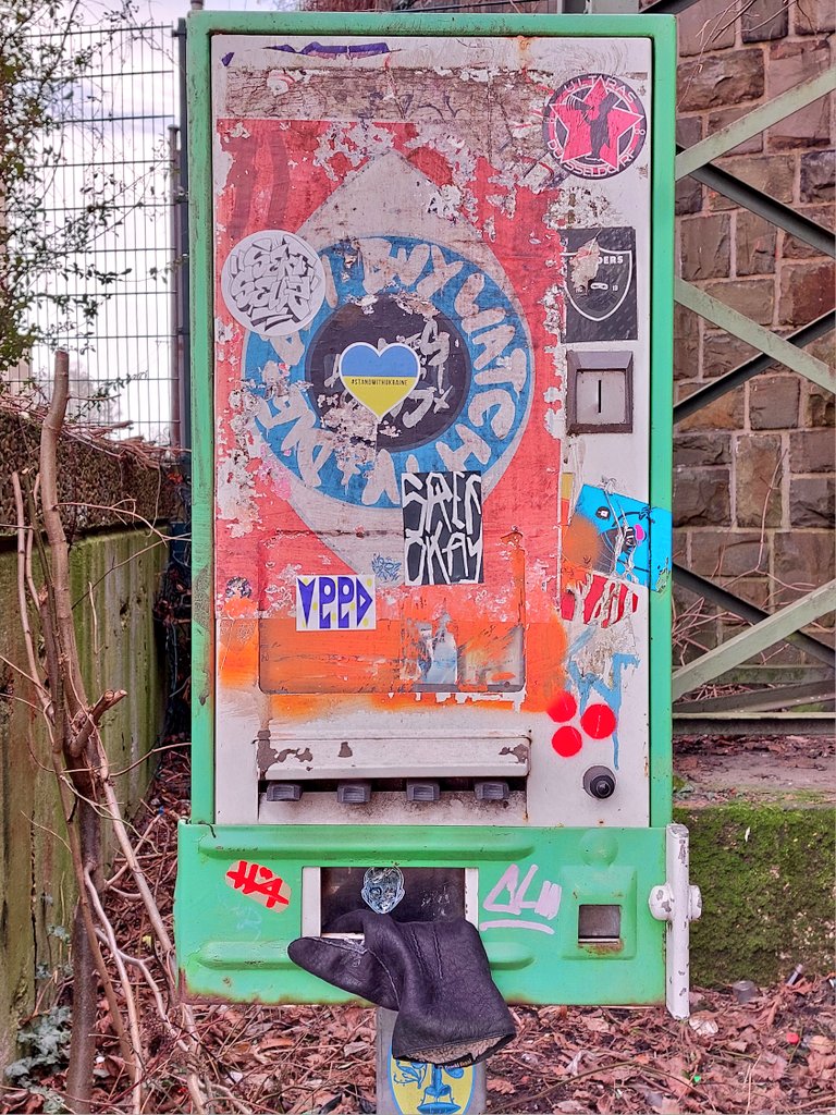 Schnapp.

#Duesseldorf #Oberbilk
<a href="/creepkollektiv/">Creepkollektiv</a>