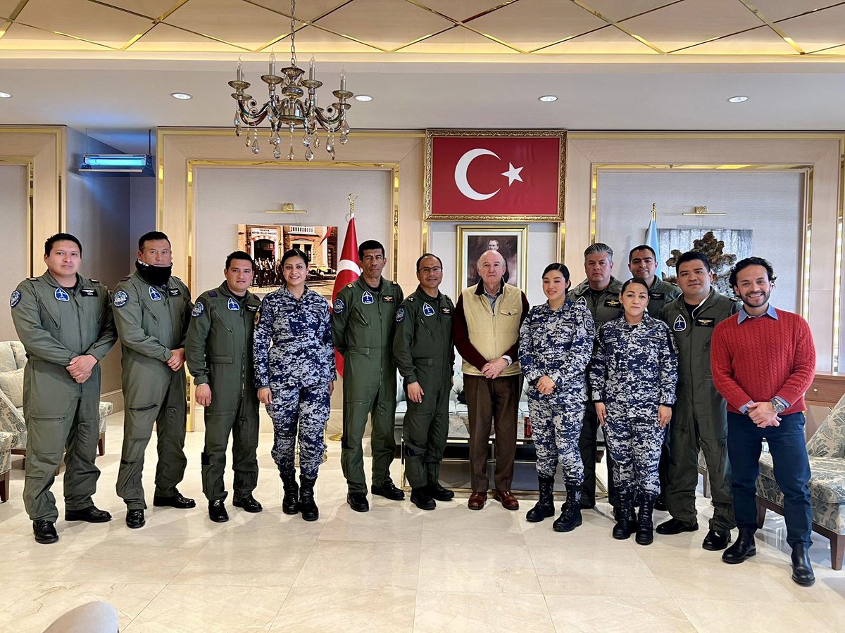 EmbaMexTur's tweet photo. Büyükelçi José Luis Martínez ve Elçilik personeli, 🇹🇷'de olağanüstü arama ve kurtarma çalışmalarını tamamladıktan sonra 🇲🇽'ya dönen kurtarma ekibini uğurladı. Kendilerine çok teşekkürler! Takdir ve saygılarımızla @SRE_mx @TC_Disisleri @MFATurkiye @EmbTurquia @AFADBaskanlik 🇲🇽🤝🇹🇷 https://t.co/EcAoArwl0O