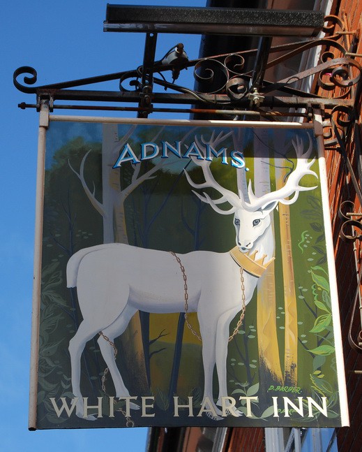 TheSuffolkMan's tweet photo. #Halesworth #WhiteHart #Pub sign #Suffolk https://t.co/q3rUaDKAE4