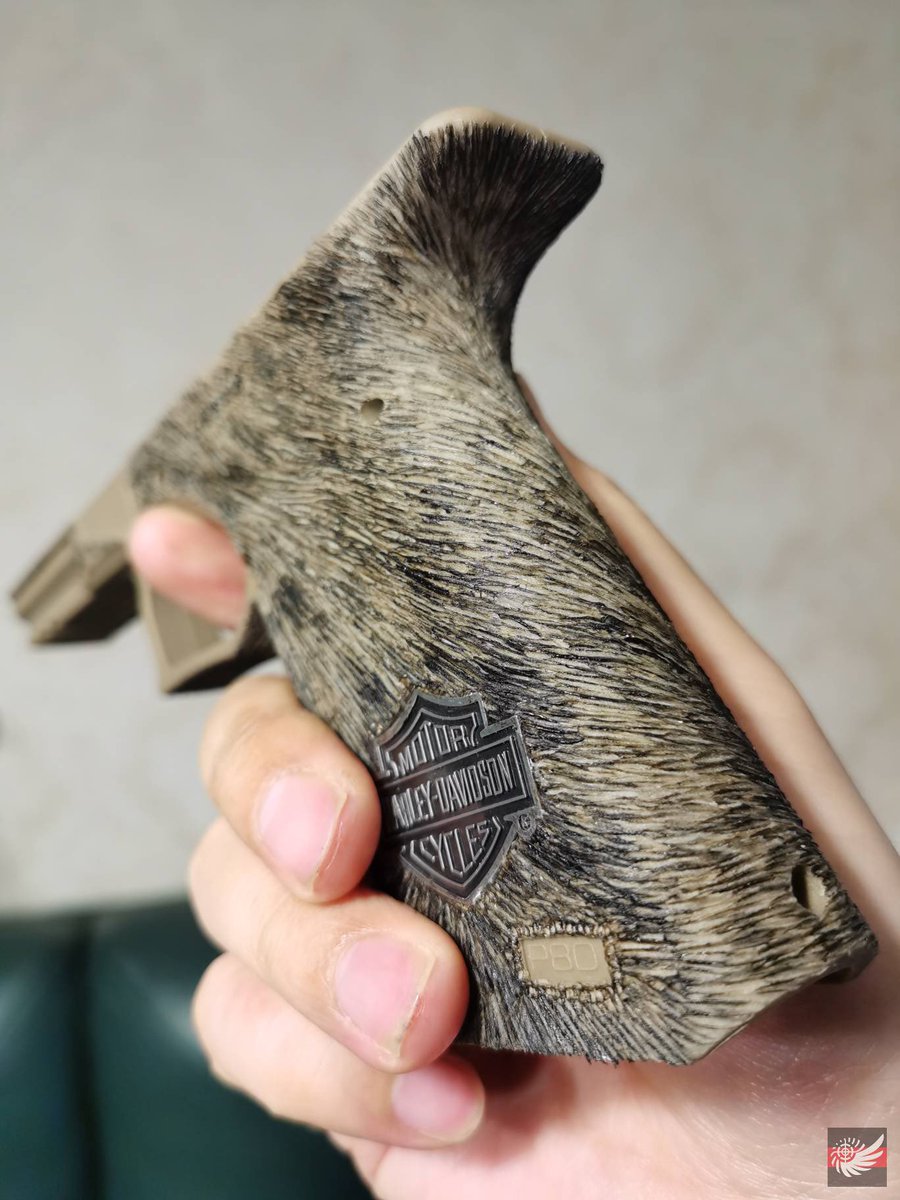 walker_cloud's tweet photo. stippling a glock #水弹 #软蛋 #军事 #玩具 #军品 #仿真枪 #模型枪 #FPS #CSGO #枪 #防身用品 #手拉鸡 #k117 #白盒 #玫瑰金 #zy1 #M1911  #BB #军宅 #枪模 #模型 #stippling #Glock https://t.co/qmqv7Imk7r