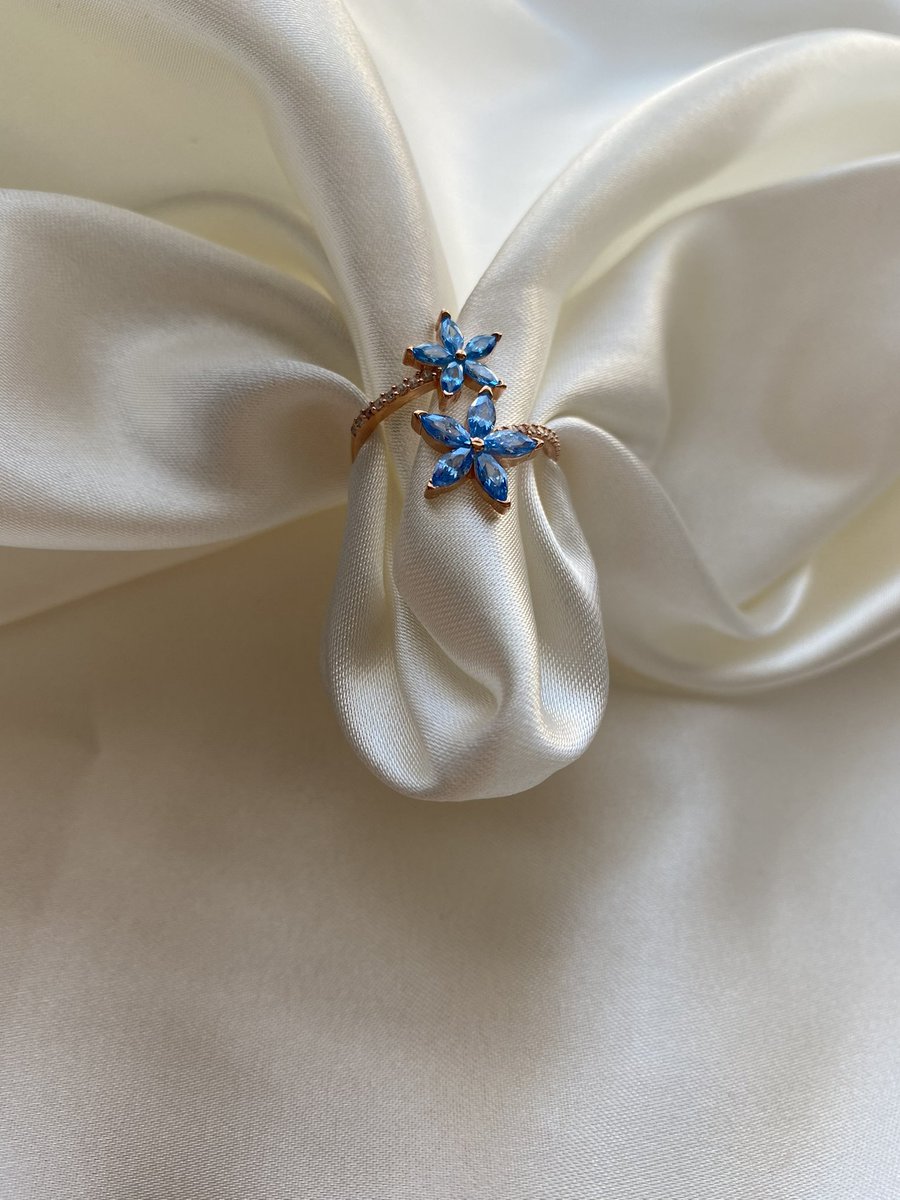 unutma beni çiceği yüzüğü.. anlamına düştük