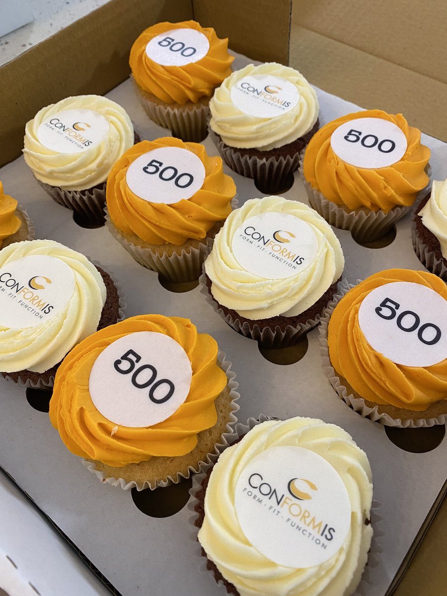 Yesterday was a special day as we celebrated 500 Conformis knees implanted by @Jameslewisfrcs at @GoringHallHosp.
We are grateful for the belief in the Conformis system and support of the hospital team in reaching this milestone! 
#conformis #patientspecific  #personalised