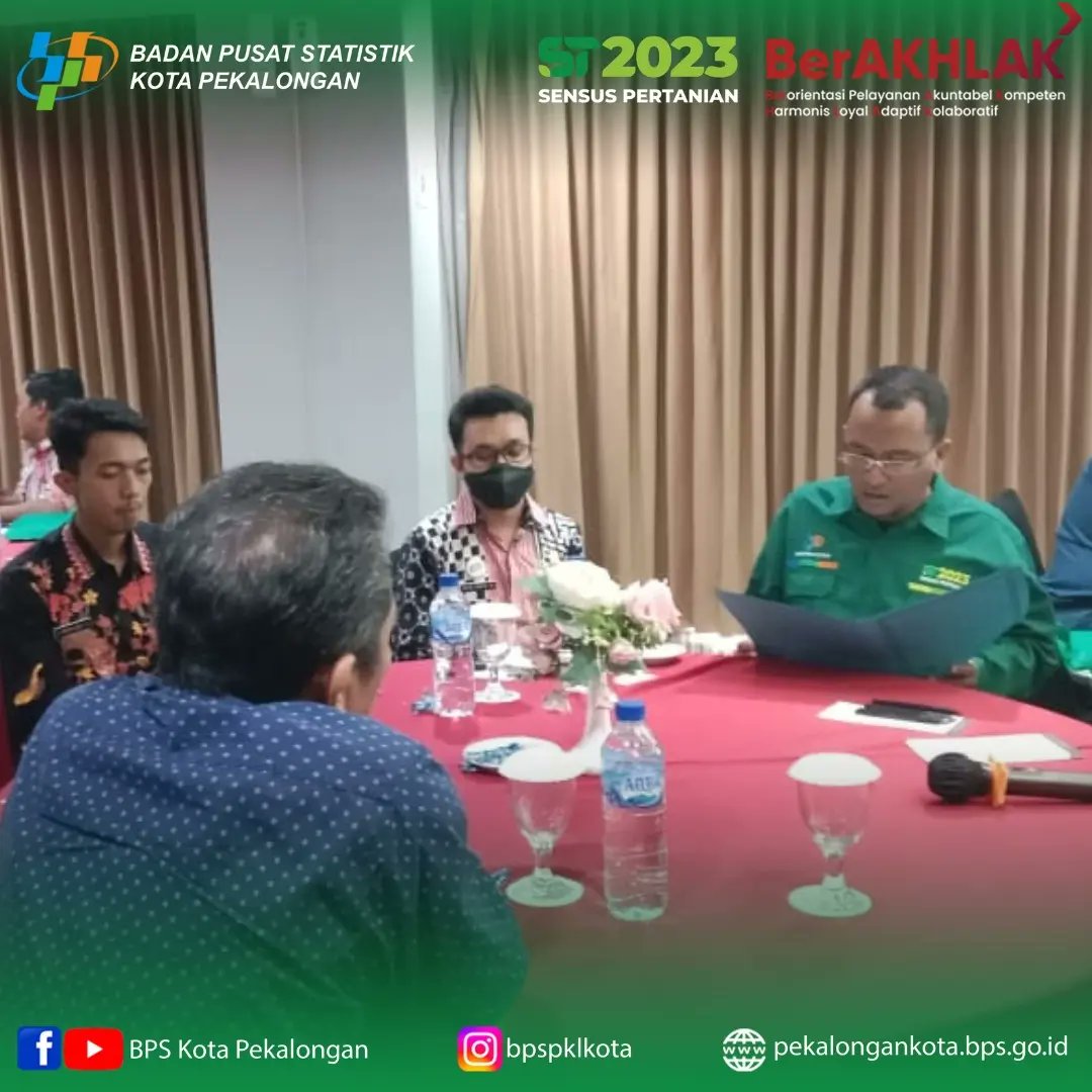 bpspklkota's tweet photo. Kota Pekalongan melaksanakan Focus Group Discussion (FGD) Penyusunan Daerah Dalam Angka 2023 (16/2) di ruang Muria Hotel Howard Jhonson Kota Pekalongan. Acara FGD dihadiri oleh OPD selaku produsen data di Kota Pekalongan, Diskominfo selaku walidata, dan BPS selaku pembina data. https://t.co/YT99Q2DKk1