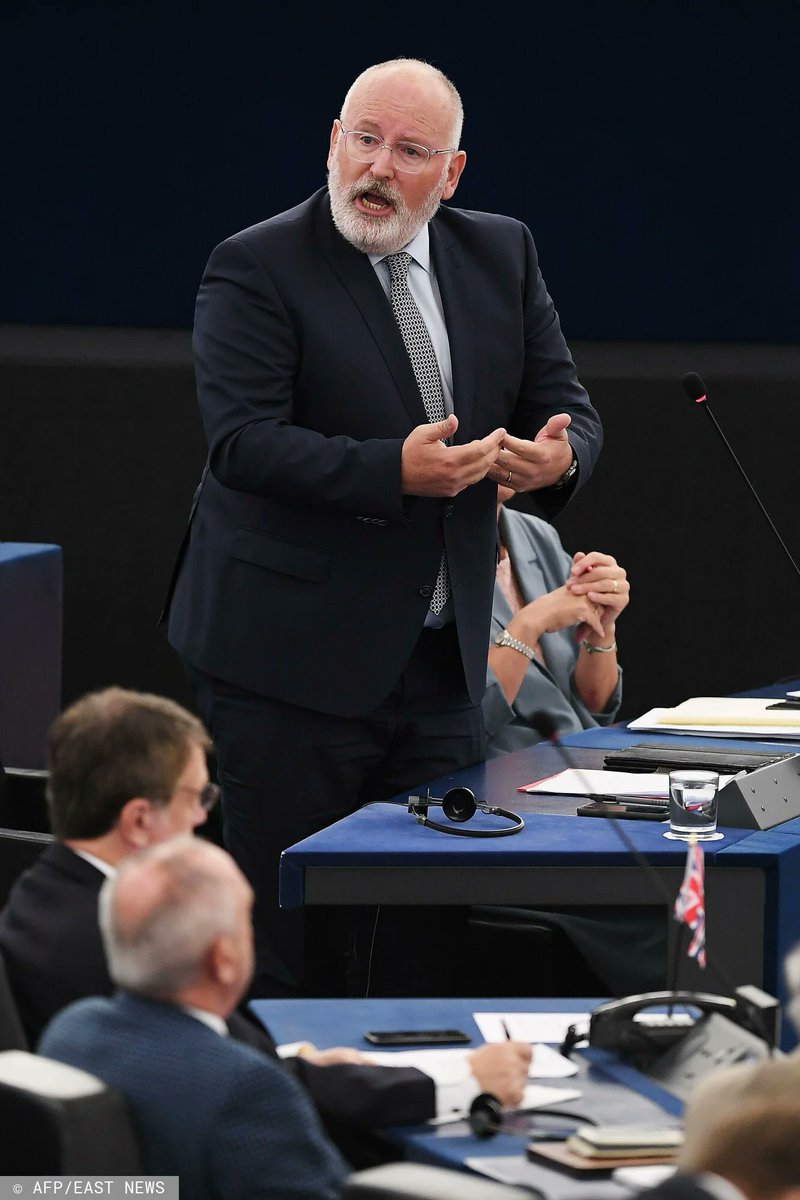 MarRomanowski's tweet photo. Zakaz spożywania mięsa i nabiału niektórym eurokratom by się przydał. Mogą być grupą eksperymentalną. Zdjęcie oczywiście niepowiązane. https://t.co/FjieFOolT9