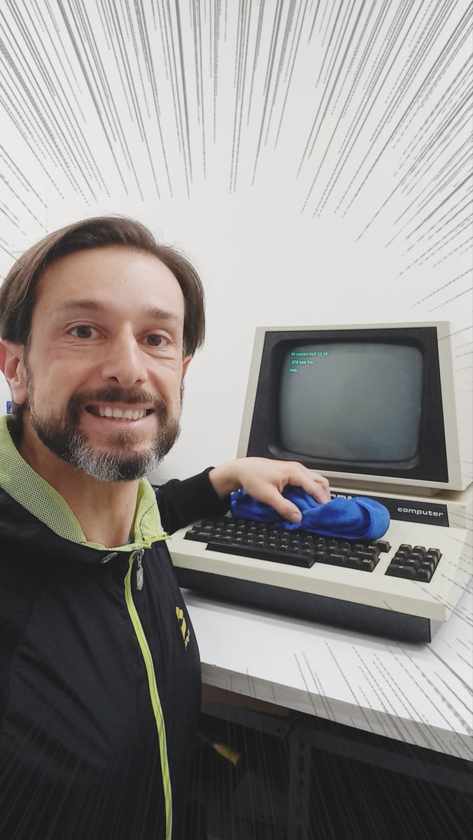 Dusting off the Commodore PET CBM 8032... 🙂

#CommodorePET #CBM8032 #officecomputer #cleaning #dustycomputer #dustingoff #8bit #CBM8000 #80s #commodorecomputer #ValorosoIT