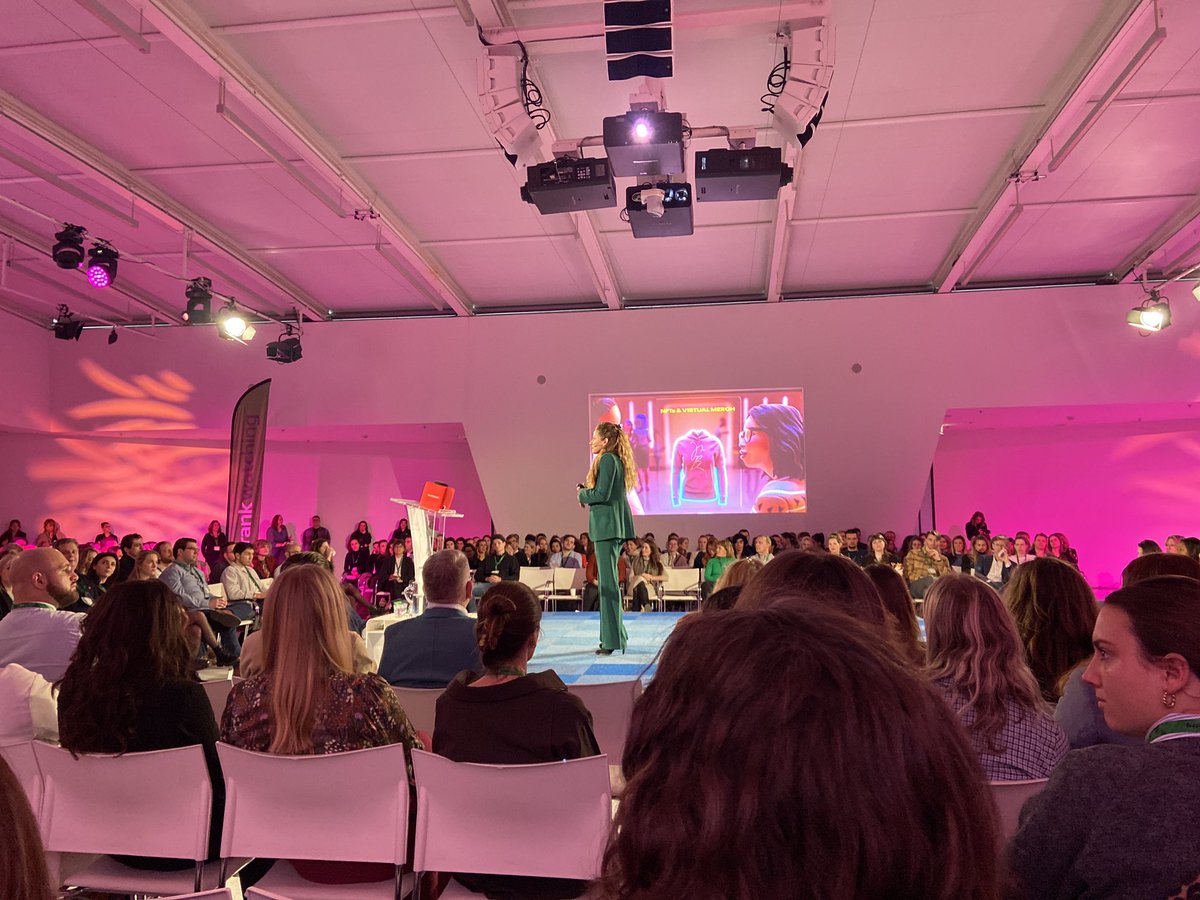 Mooie inspirerende Keynote van Geraldine Bouman over #MetaVerse. Kick off van #SocialTodayEvent.