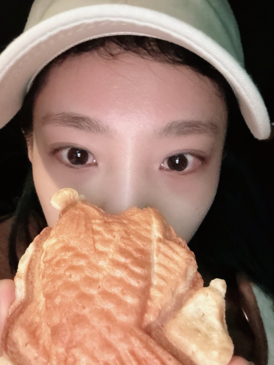 yormthinker's tweet photo. YEOREUM 😭 I missed her so much https://t.co/KEzN43bvpa