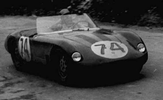 Nel 1960, la 'Targa Florio' (categoria 1100 sport), a bordo di un'OSCA-Maserati. 
📸 44^ TARGA FLORIO
8 maggio 1960
Ada Pace / Giancarlo Castellina 
Osca 273 s /1,1
#womeninmotorsports