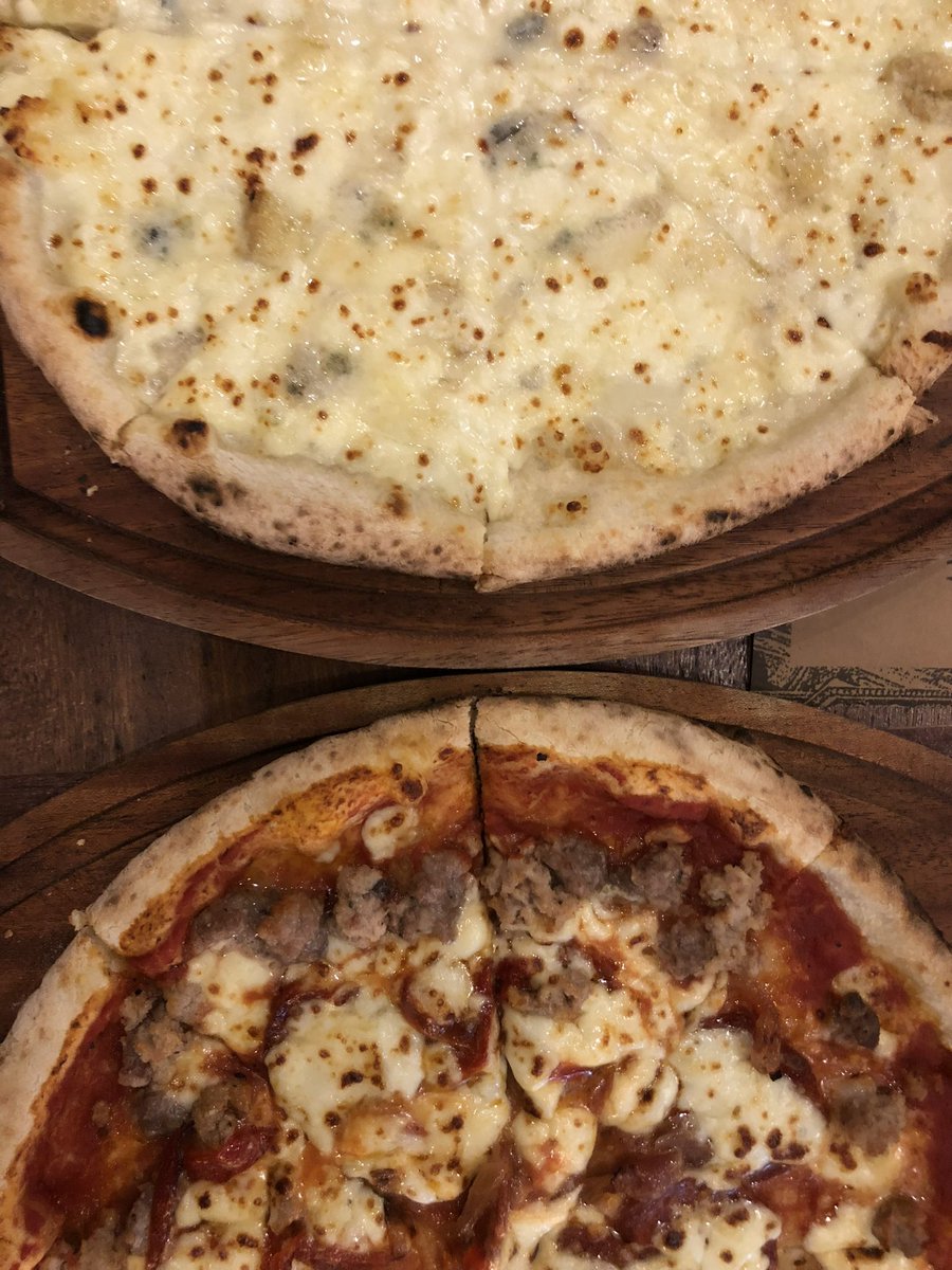 reneeviolet_'s tweet photo. D’Ursi Pizza Autentica Pizzeria Napoletana https://t.co/sZH7NoajYr