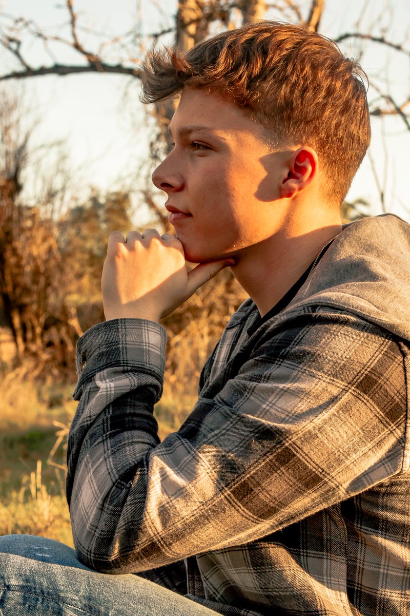 DrillFN's tweet photo. idk how to feel about these senior pics, good or bad https://t.co/A4Bp3JveO2