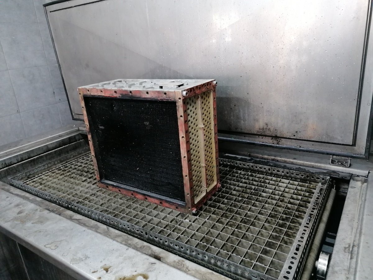 _UltraTecno's tweet photo. Does your dirty part look like this? Let us know and we will recommend you the best ultrasonic cleaning machine.

¿Tu parte sucia se ve así? Háganos saber y le recomendaremos la mejor máquina de limpieza por ultrasonidos. https://t.co/ikhgejxE1h