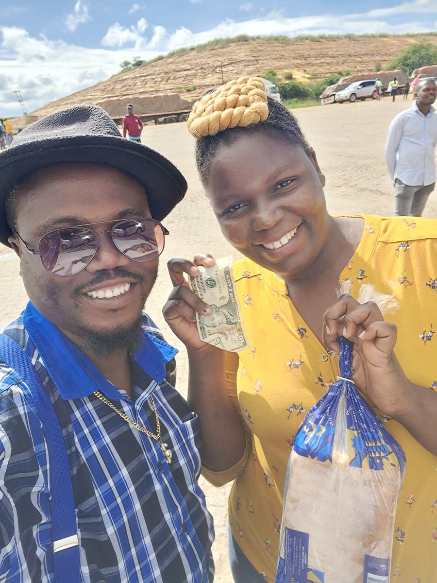 Humour Consultant we Arsenal (@ntandoyenkosi) on Twitter photo Hello from Mvuma the #DollarMan fever has gripped the whole nation <a href="/BakersInnZW/">Baker's Inn Bread</a> #SpreadTheLove <a href="/CornelNhlalo/">CornelNhlalo</a> <a href="/CurateByo/">Curate Byo</a> <a href="/Umahlekisacom/">UMAHLEKISA COMEDY CLUB</a> <a href="/SundayNewsZimba/">Sunday News</a> <a href="/SkyzMetroFM/">Skyz Metro FM</a> Hello from Mvuma the #DollarMan fever has gripped the whole nation <a href="/BakersInnZW/">Baker's Inn Bread</a> #SpreadTheLove <a href="/CornelNhlalo/">CornelNhlalo</a> <a href="/CurateByo/">Curate Byo</a> <a href="/Umahlekisacom/">UMAHLEKISA COMEDY CLUB</a> <a href="/SundayNewsZimba/">Sunday News</a> <a href="/SkyzMetroFM/">Skyz Metro FM</a>
