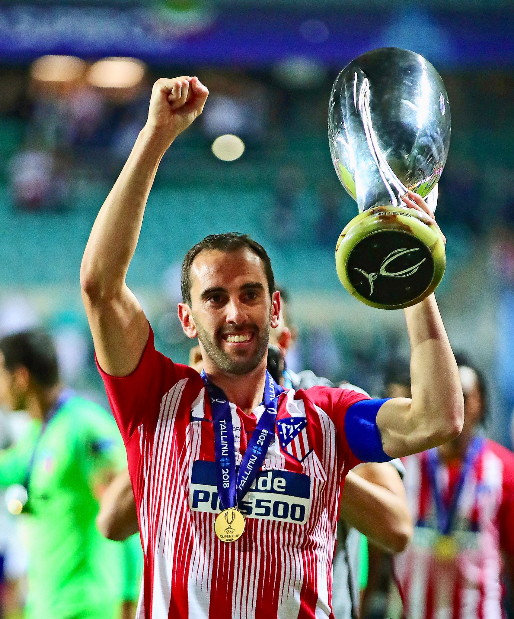 Happy birthday to one of the most decorated  defenders, Diego Godin  : Chris Brunskill/Fantasista (Getty Images) 