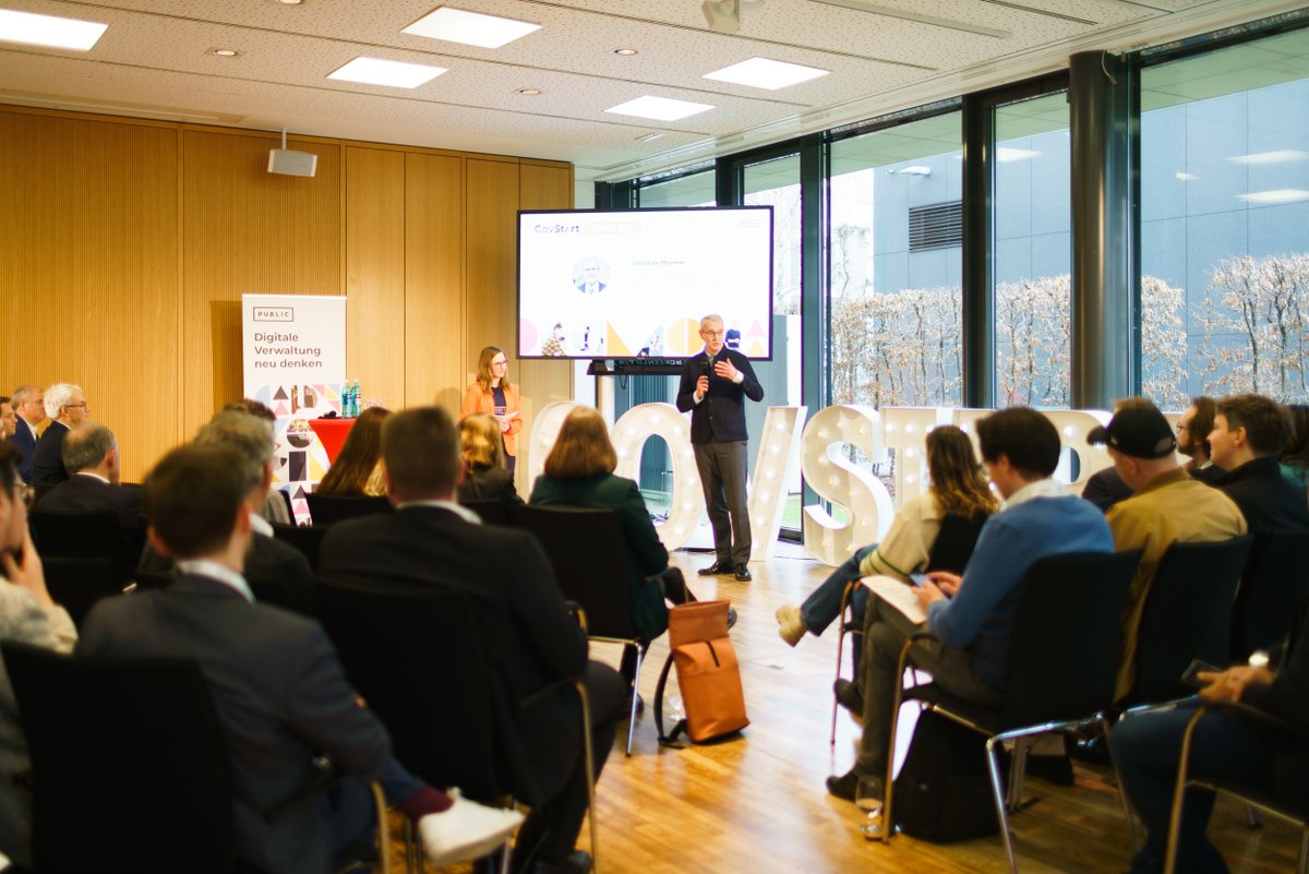 Das war #GovStart22! 🧑‍💻🪪📱🗣️ #ChangeManagement, #DigitaleIdentitäten, #CivicTech &amp; KI für #LeichteSprache: 13 Startups haben wir seit Sommer unterstützt. Mit dem #GovStart Demo Day haben wir den Programmabschluss gefeiert. Danke an alle Speaker und Gäste! #GovTech