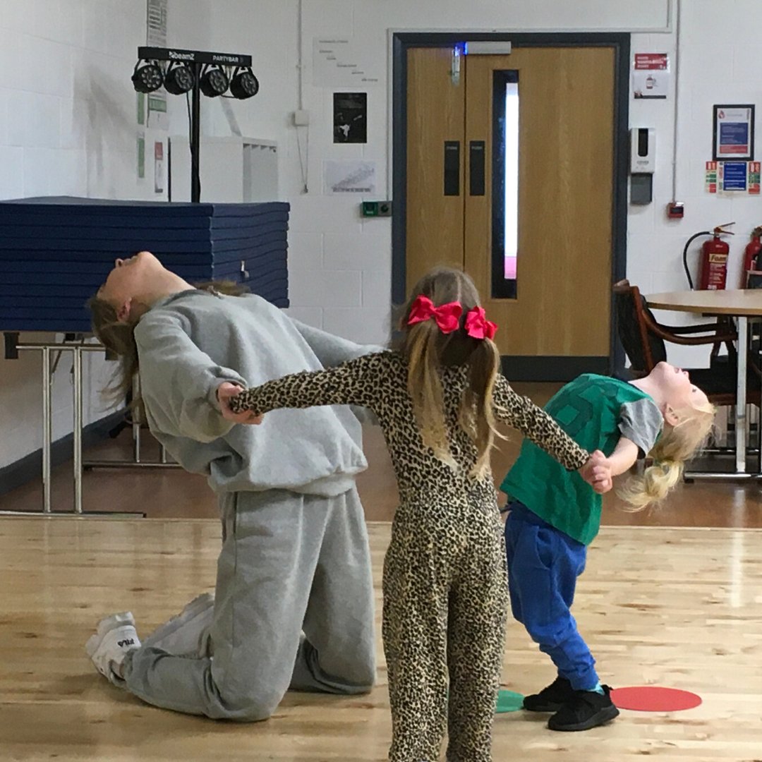 MCD_ance's tweet photo. More fun in the MCD TipToe class for ages 3-4💚
Make sure you sign up for classes now so and join us for the rest of the term👏
Sign up using the link or contact us for more info:
https://t.co/4ZMUYtVgfR
#danceclasses #valeofglamorgan #barryisland #danceforkids https://t.co/bwgBnekBWH