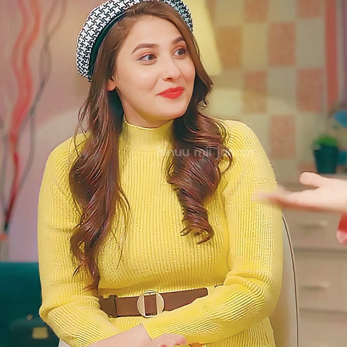 iamwadeea's tweet photo. You light up my world like no body else ✨💛
@hinaaltafkhan https://t.co/xTNnQPofHG
