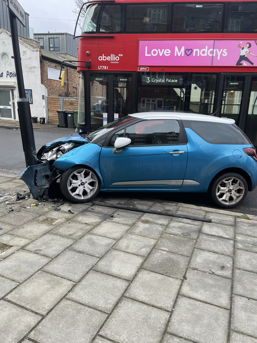 gazbox80's tweet photo. Another day, another crash on Dalberg Road. Council only just fixed the lamp post from the last time. Road layout needs fixed to slow cars down. #RailtonLTN #Brixton https://t.co/RhA1Tlw0an