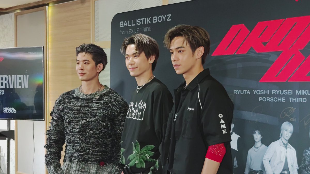 PoohChaiKonNun's tweet photo. น้อง #TRINITY_TNT หล่อมาก หล่อจนหนุ่มๆ บาลิชมอ่ะว่าโคตรเท่เลยค้าบบบ
#DropDeadMV 
#DropDead
#BALLISTIKBOYZ 
#LDH #4NOLOGUE
#HighCloudEnt
#BALLISTIKBOYZxTRINITY https://t.co/YOqlXLpwU4