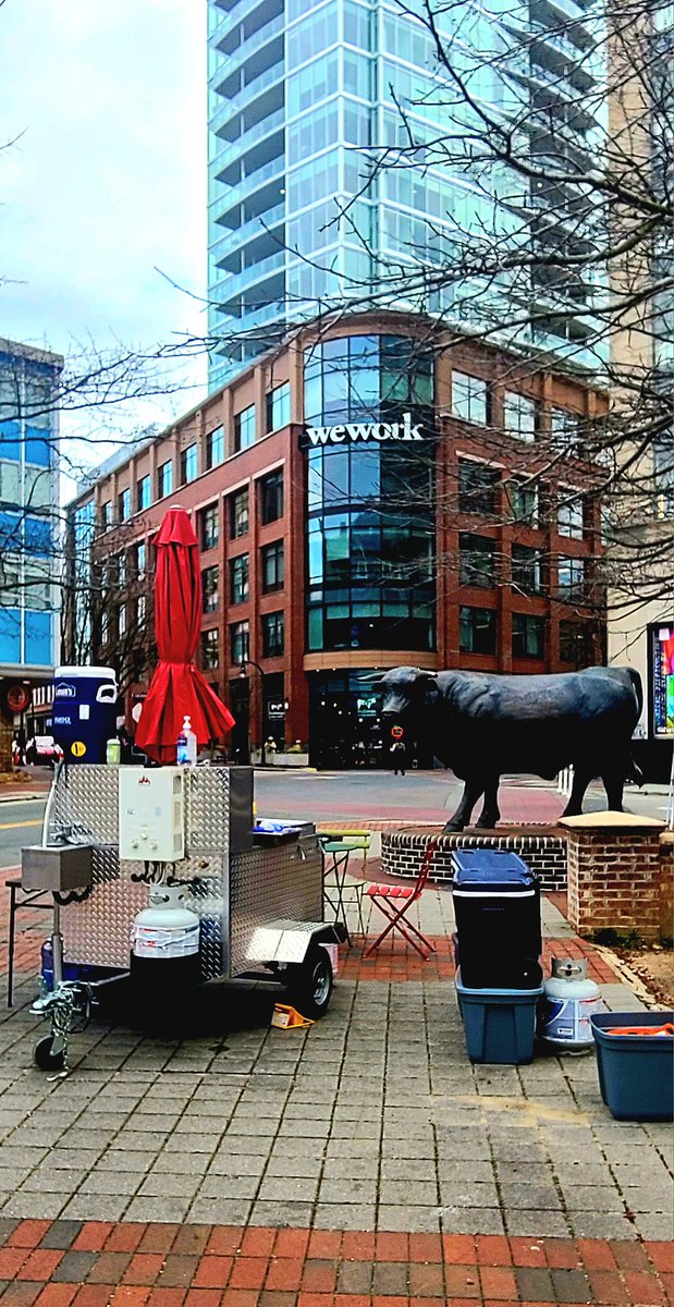 DurhamDowntown's tweet photo. Who wants a hot dog stand next to Major Bull at CCB Plaza? Wish granted.
Tubbs Hotdogs just opened yesterday serving 💯% USDA all beef Boar's Head hot dogs, sausages, and GIANT Pretzels.
#durhamdowntown #hotdogstand #eatlocaldurham #durhamfood #durhameats
#durhamn #bullcity https://t.co/34HXT2Lp2Q