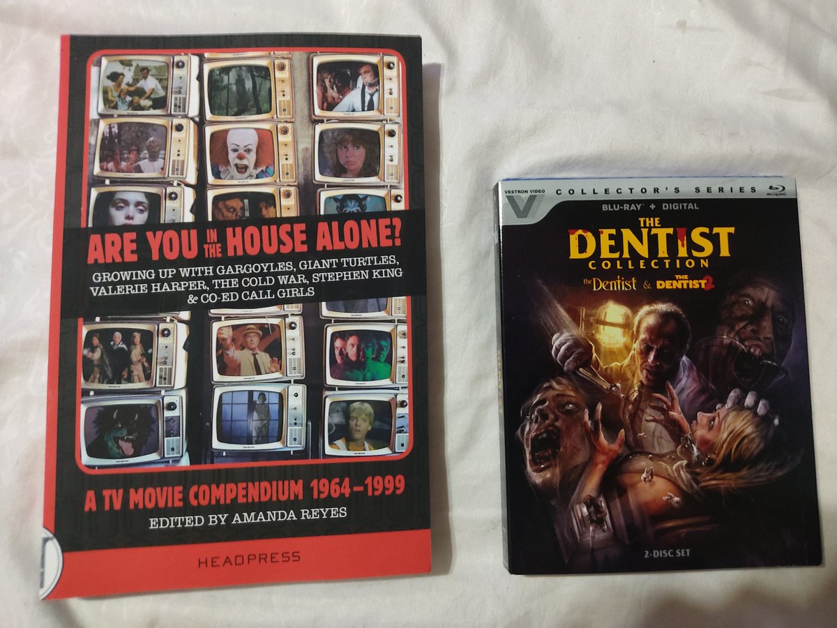 #ValentinesDay2023 gifts thanks to My beautiful wife #arwyouinthehousealone #tvmovies @madefortvmayhem #thedentist #80s #90s #70s #horrorbook