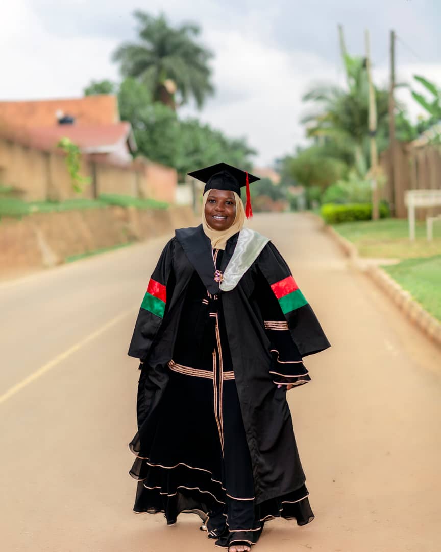 Time to be great!!!
With strong wings I fly in with a bachelor of commerce. 
Its a dream come true for me, all achieved by God's sufficient grace.

#Mak73rdGrad