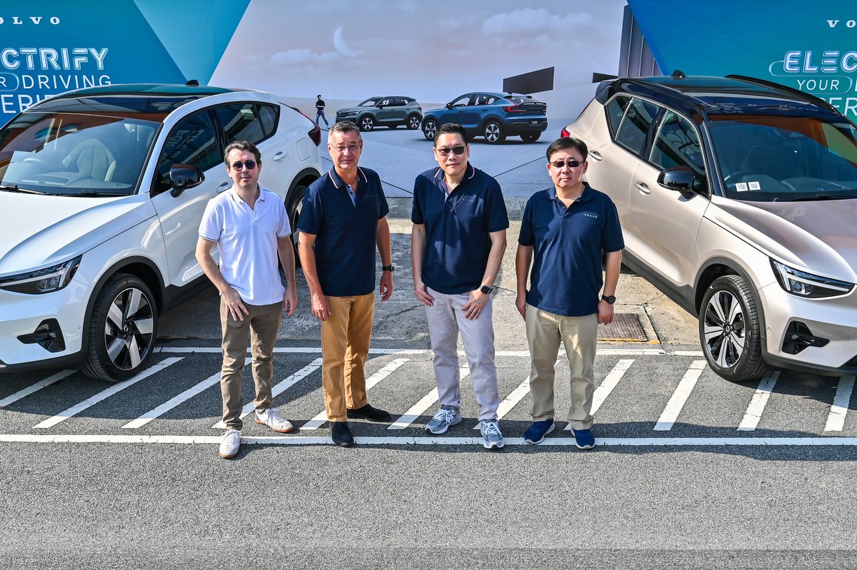 VOLVOBangkok's tweet photo. 🇸🇪🚙🇹🇭#𝐕𝐎𝐋𝐕𝐎 𝐄𝐋𝐄𝐂𝐓𝐑𝐈𝐅𝐘 𝐘𝐎𝐔𝐑 𝐃𝐑𝐈𝐕𝐈𝐍𝐆 𝐄𝐗𝐏𝐄𝐑𝐈𝐄𝐍𝐂𝐄🔋🔌

Last weekend, 11-12 February 2023, we had exclusive event for our Volvo's customers at #𝐁𝐈𝐑𝐀 𝐂𝐢𝐫𝐜𝐮𝐢𝐭 #𝐏𝐚𝐭𝐭𝐚𝐲𝐚, #𝐓𝐡𝐚𝐢𝐥𝐚𝐧𝐝. https://t.co/OBNPB8mMIm