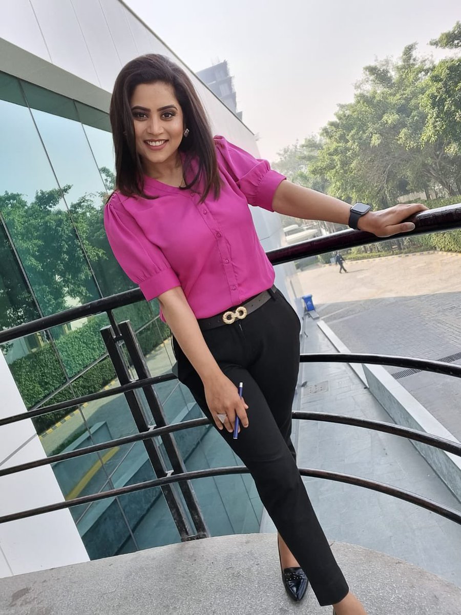 anchorpooja's tweet image. Happy Thursday 🌸

#goodmorning #HelloTwitter #OOTD #Potd #Happyme #Thursday #PinkDay