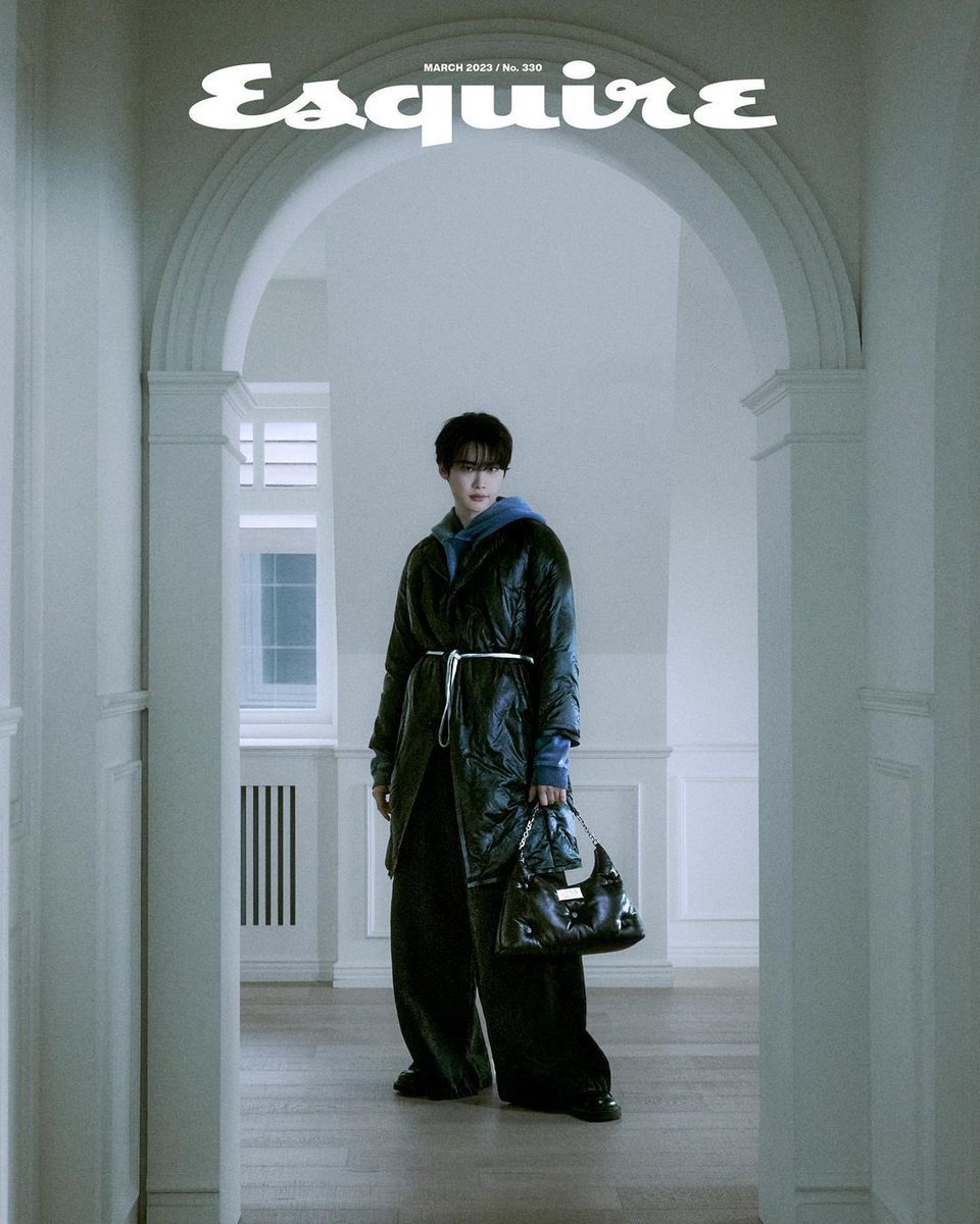 mojiddot's tweet photo. <에스콰이어> 3월호 커버 #이종석 https://t.co/ggL4SYGwZp