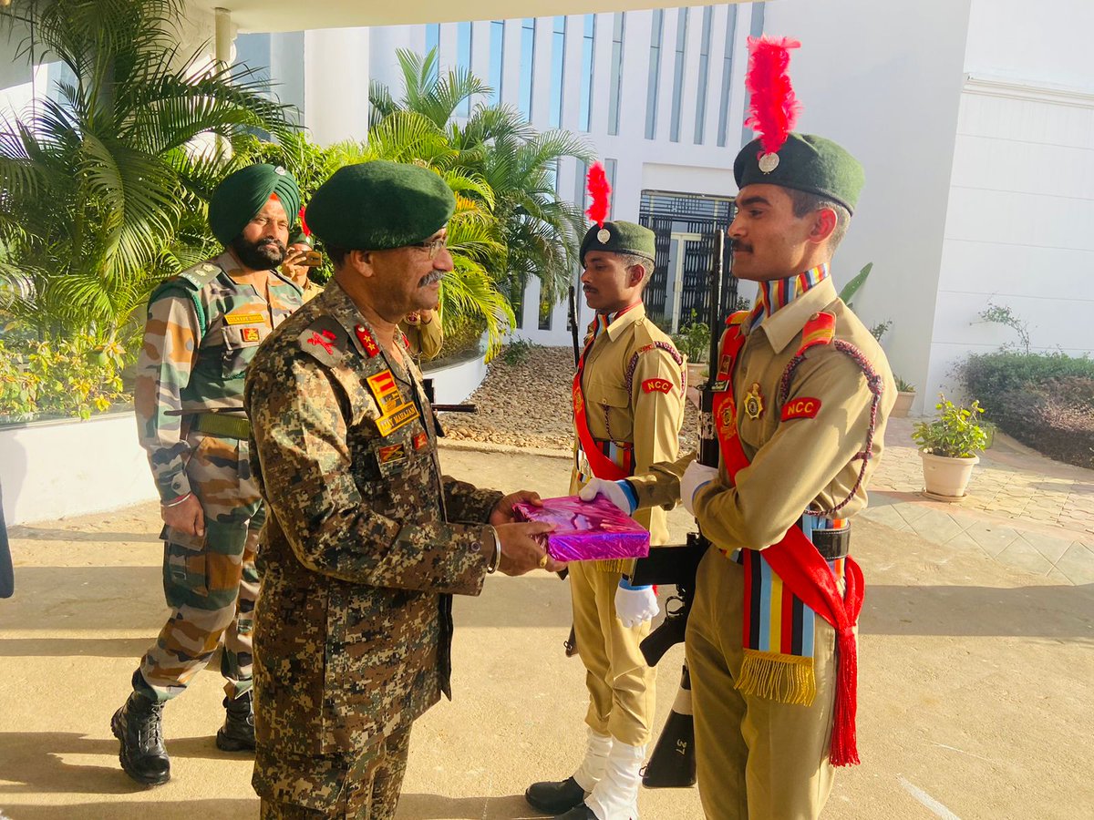 NccDteMPCG's tweet photo. #ADGvis
Maj Gen Ajay Mahajan ADG MP&CG Dte vis 25MP Bn/Saugor Gp. The Gen was taken to Sri KrishnaUniversity at Chhatarpur wherein he inaugurated the Obstacle Course,Firing Rg & motivated the cdts to make full use of these trg facilities.
@HQ_DG_NCC
@OfficeofSSC
@schooledump https://t.co/irdROY3OSf
