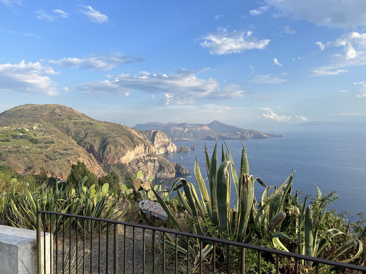 Buongiorno ☀️ da #Lipari 
#IsoleEolie #Vulcano #Sicilia #Italia #Travel #holidays ☀️