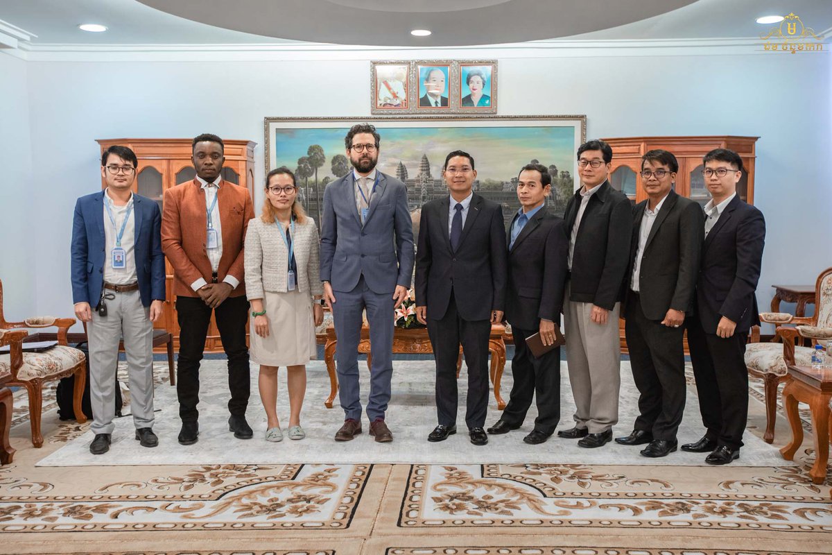 OHCHR_Cambodia's tweet photo. 1/2: H. E. Em Chan Makara, Sec. of State @CambodiaMosvy &amp; S.G. Disability Action Council 🇰🇭 &amp; Benjamin Moreau, Dty. Rep. @OHCHR_Cambodia, met to discuss cooperation for 2023, focused on capacity building on the UN Convention on the #Rights of Persons with #Disabilities (#PWD), .. https://t.co/Hq8xNh6DuY