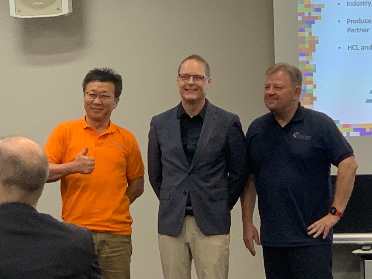 ontimesuite's tweet photo. Today we had the pleasure of presenting the OnTime Freemium for the Domino version of OnTime at the "Notes Consortium Festa" with @andrewmanby VP of Product Management from HCL Software. More than 100 customers have so far downloaded this new offering. #dominoforever @ontime_jp https://t.co/ikvmbK0Nmz