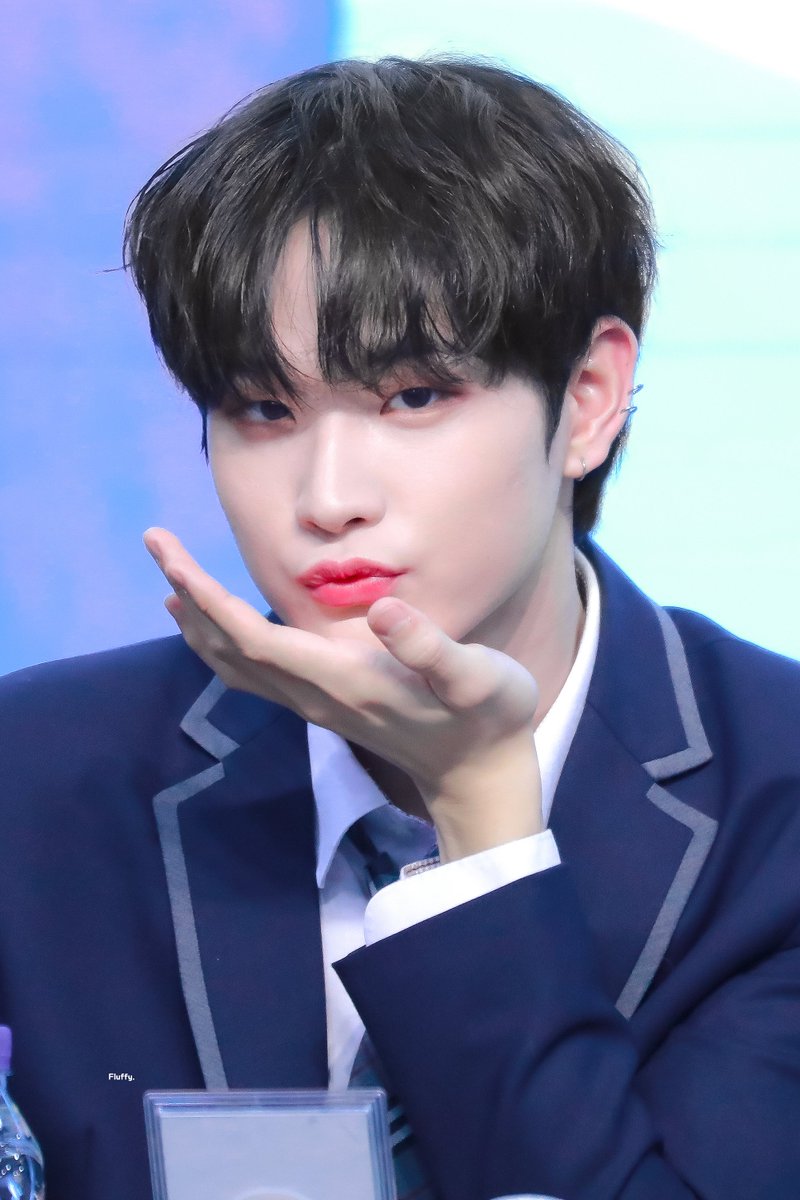 fluffy040624's tweet photo. 2211211  교복...🍼 #기석 #GISEOK #DKZ https://t.co/8qLCj0tmJ0
