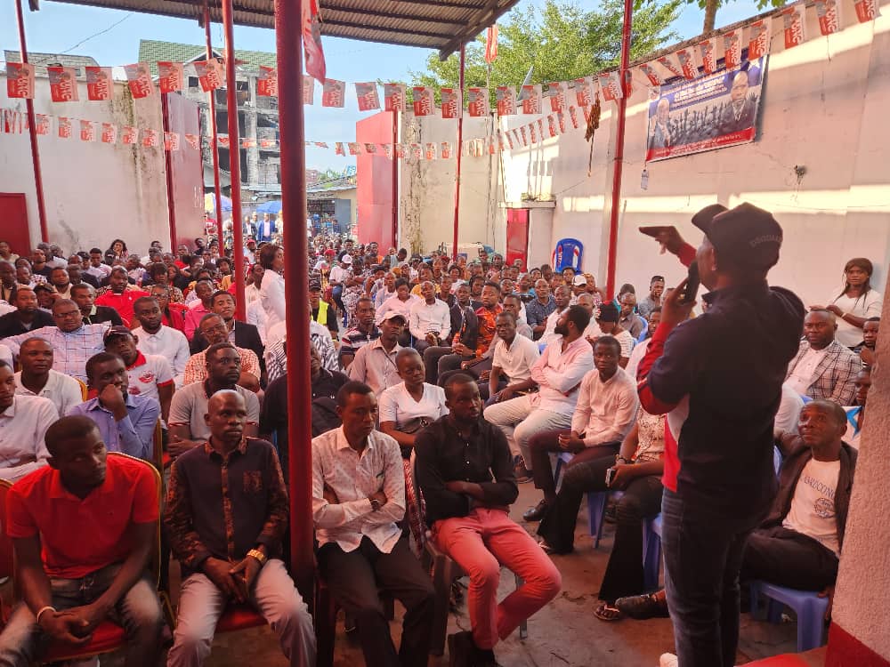 sylvainlumuanga's tweet image. La réunion hebdo de la cellule de recrutement et implantation a été tenue ce mercredi par le coordon #Papy #OKATA en présence du SG 5🌟 @BillyKambale1 et du coordon #MPN Dr @SeleYemba ,il était quest d&apos;un réarmement moral aux recruteurs pr les enjeux électoraux
@KamusakyJossar1