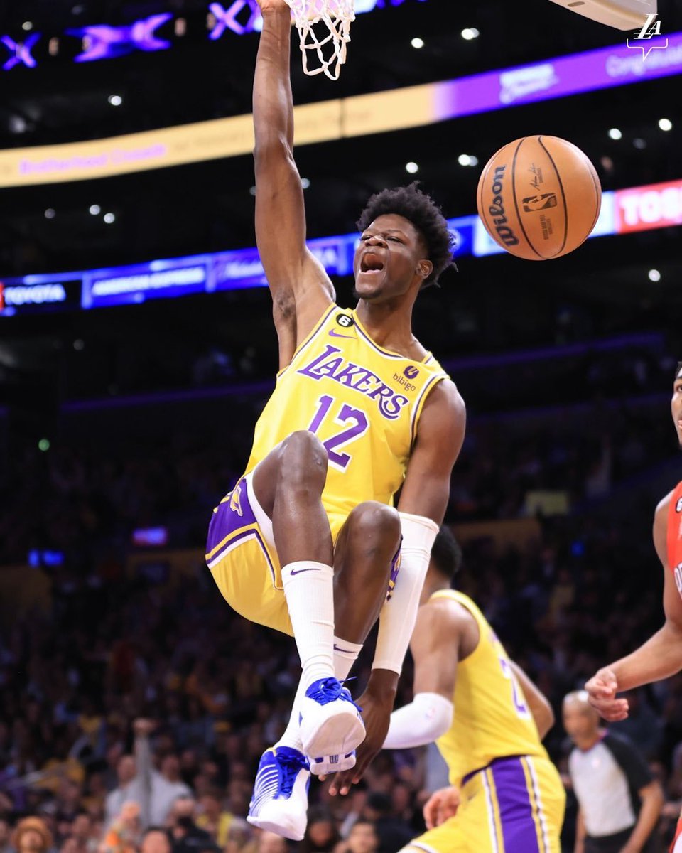 NBAMemes's tweet photo. Mo Bamba woke up feeling dangerous 😤

4 PTS🔥
3 BLK🔒
0-5 3FG💦
28% FG🧱
6 fouls 🥶 https://t.co/0E9nhhxMel