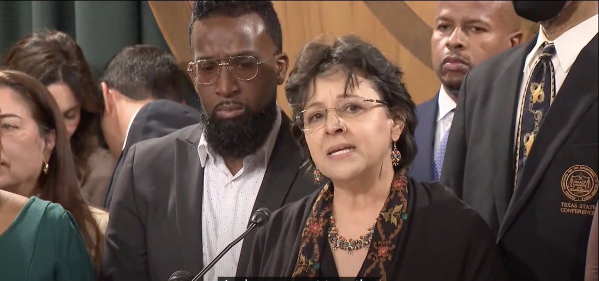 vlnzl's tweet photo. Abbott’s call to axe diversity hiring policies called out by state Black and Latino lawmakers https://t.co/bDg9gqqfdL  #txlege @MALCTx @txblackcaucus @LULAC @NAACP #highered #StopTheLie #DontLetDEIdie 
#TxEd @NAACP_LDF @UTAustin @TxTLEEC @utexascoe @AAUP @TeamBlackBrown @UT_DDCE https://t.co/ktfV9cmGyT
