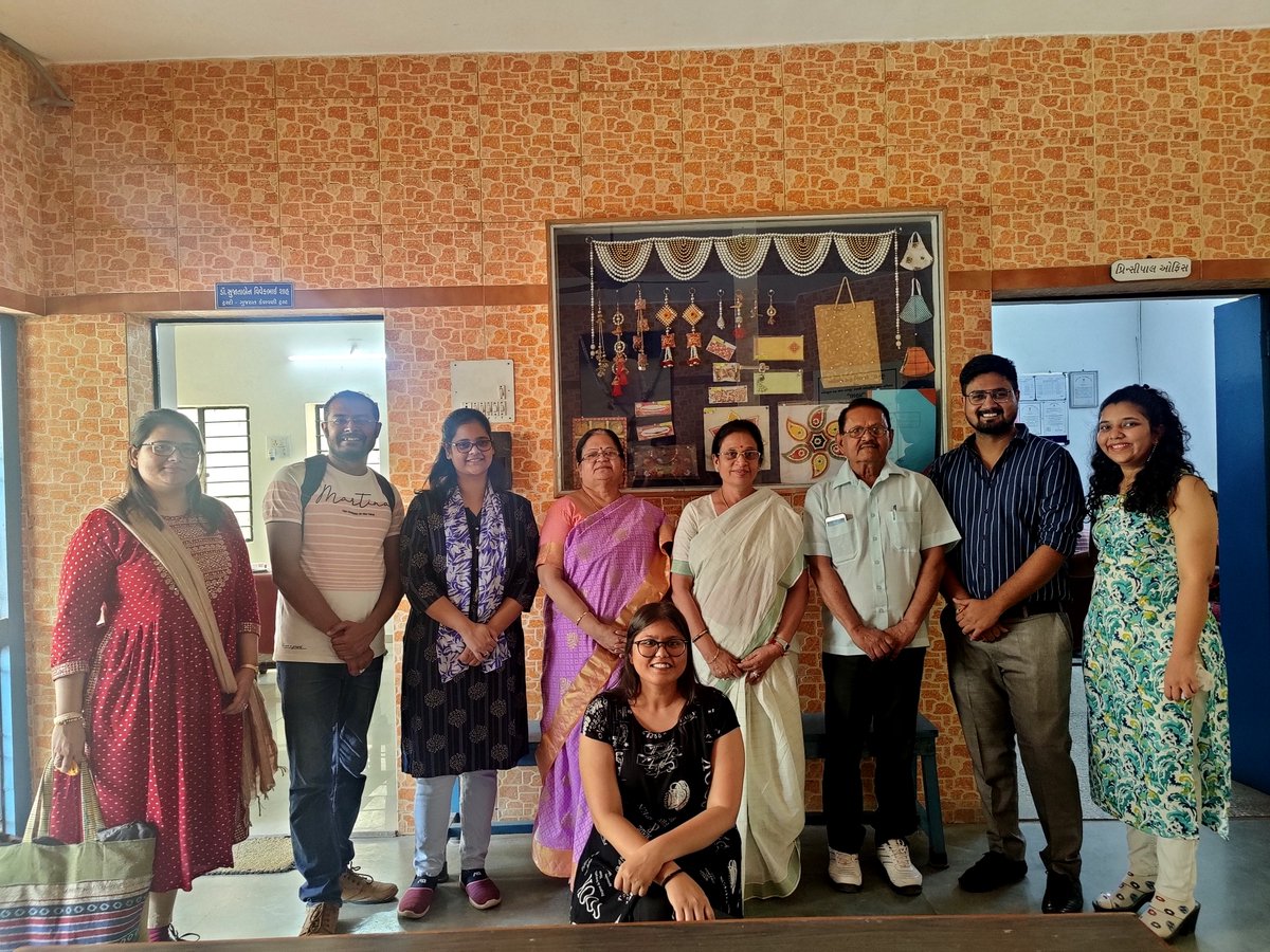 Aglowid's tweet image. The visit to Prakash School for specially-abled #children was a truly transformative experience for Team #Aglowid.🙂 

It was an honour to be able to bring a little bit of joy and happiness into their lives and to be a part of such a special community.🥰 

#socialactivity #csr