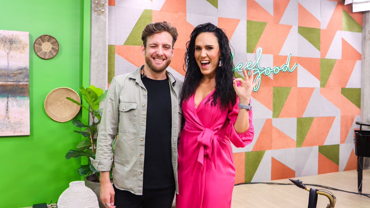 The multi-talented singer, dancer &amp; actress is best known as ‘Suzie’  for her role in the SA soapie, ‘Suidooster’. <a href="/Tash_vdm/">Natasha van der Merwe</a> has now marked her entry into the music industry with her newly released debut single ‘Hou My Vas’! #ExpressoShow