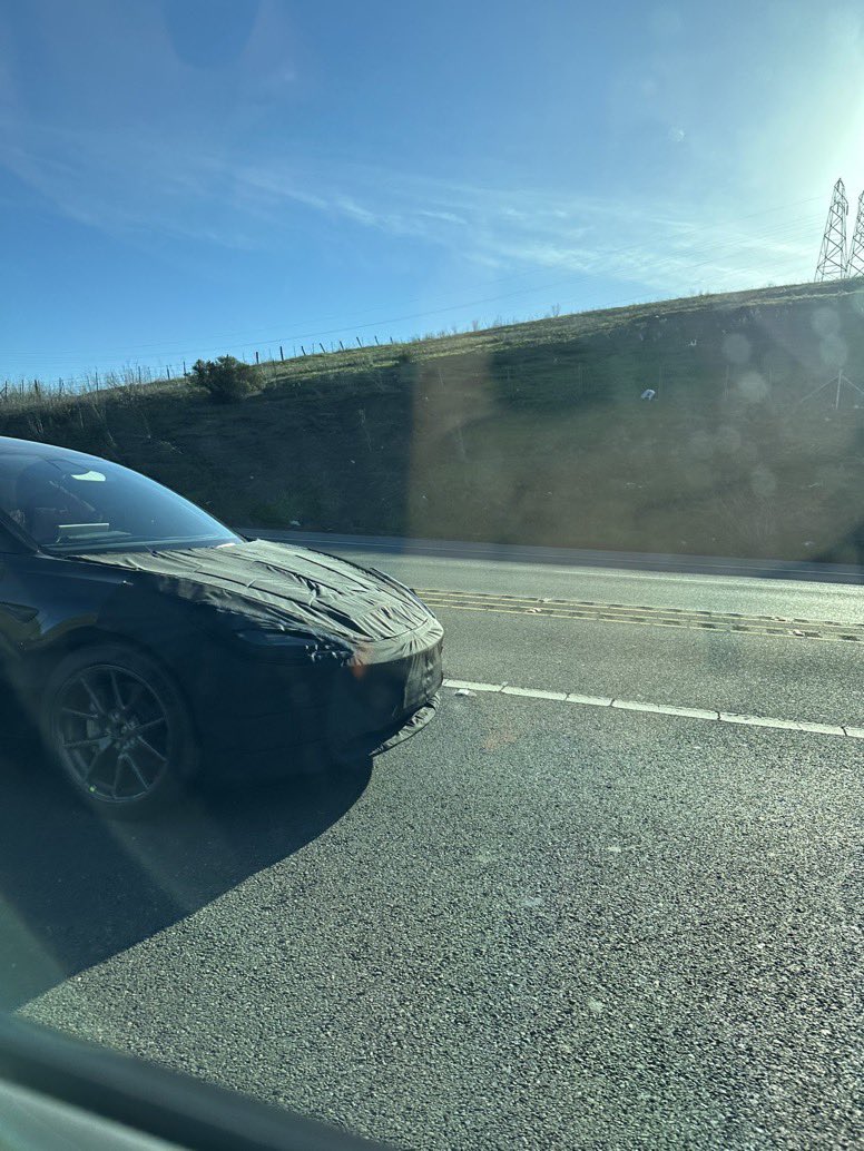 tesla_raj's tweet photo. 🚨Well, well, well. Why would a Model 3 need to cover up its front, rear and dashboard unless it had something to hide? #refreshmodel3 #teslamodel3 #tesla https://t.co/fAkNUiLd1z
