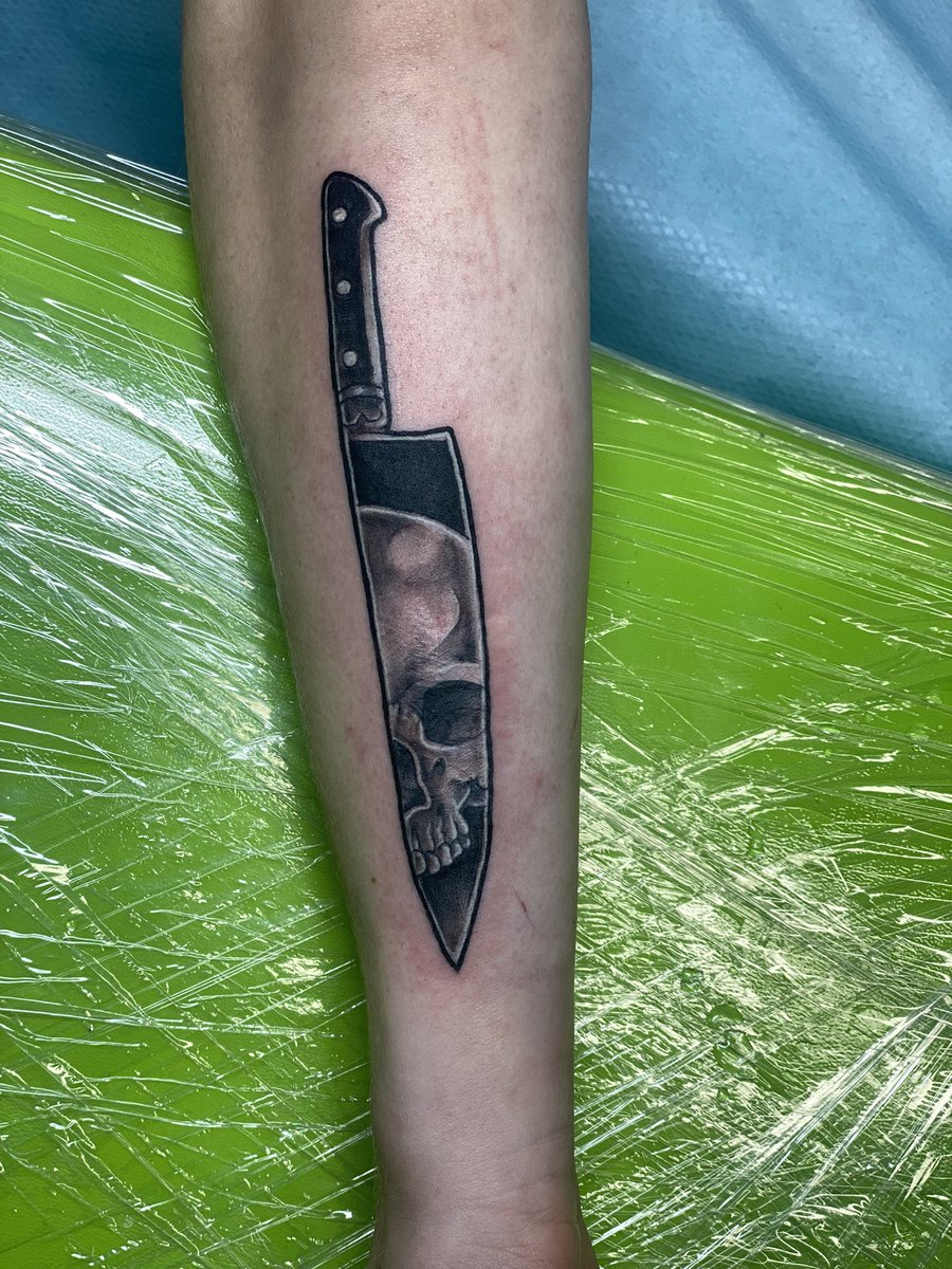 vialtattoos's tweet photo. 🔪🔪
#tattoo #Apprenticeship #qttr #tattooapprentice #transtattoer https://t.co/mjqRr9dvYH