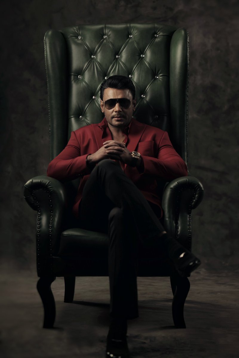 thippesh_bg's tweet photo. Wish You Happy Birthday Challenging Star Darshan Sir @dasadarshan @Dcompany171 @DTEAM7999 @DBossTrends @TharunSudhir #HappyBirthdayDBoss #DBoss𓃰 #khatera @dinakar219 https://t.co/cs7WGvdnTz