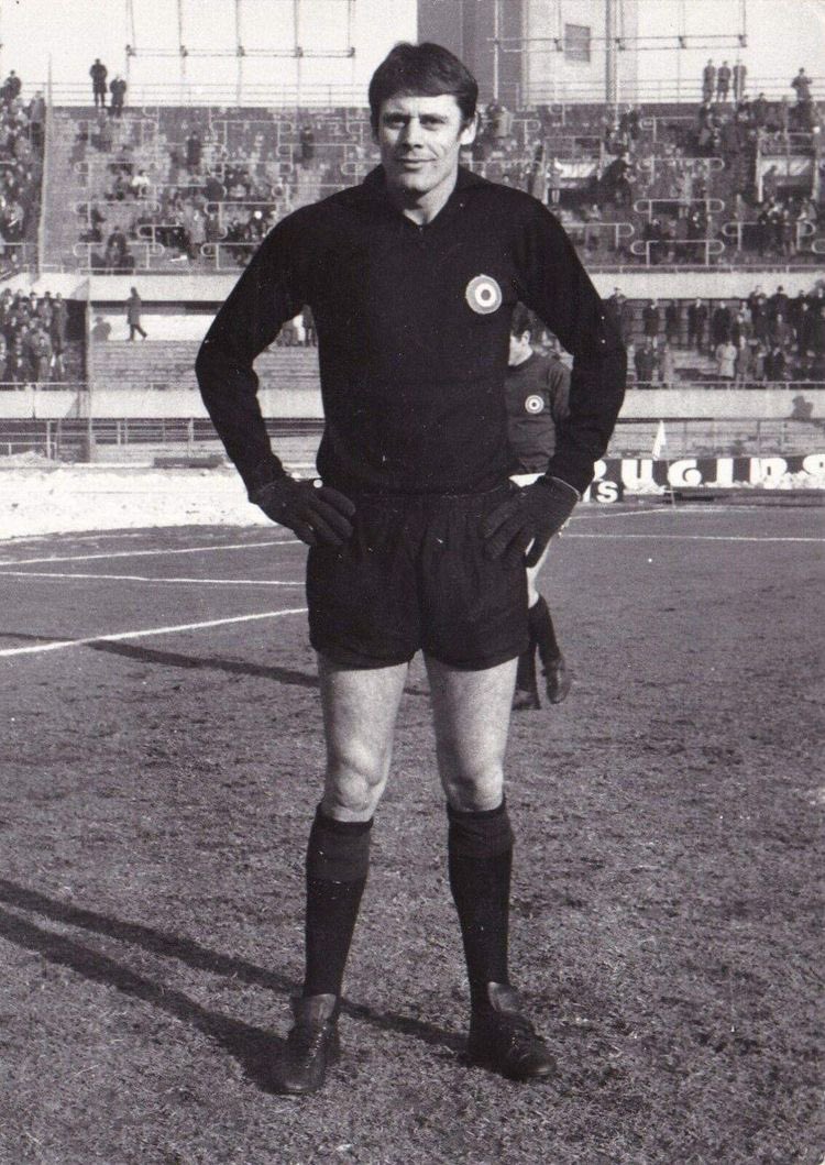 #FrancoSattolo
#ItalianGK 🇮🇹

1957-1959 #Fossanese
1959-1960 #Ivrea
1960-1961 #Sampdoria
1961-1962→ ￼ #Sambenedettese
1962-1966 #Sampdoria
1966-1974 #Torino