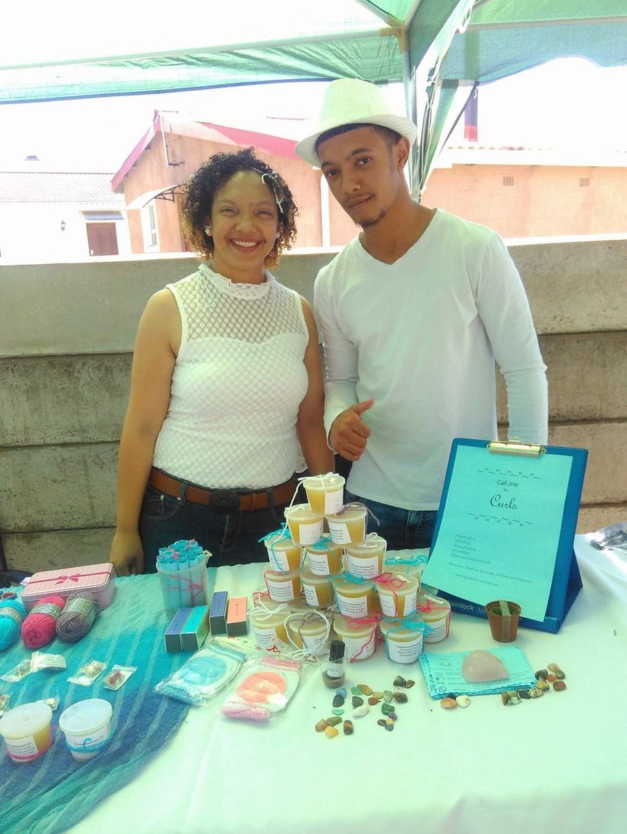 Throwback Thursday #throwback pic to one of our very first markets in 2018. No #logo, no #brand, no #packaging, no #followers. Keep hustling. Don't give up. Keep pushing. #feedyourhair #keepmoving #keephustling #naturalhairstyles