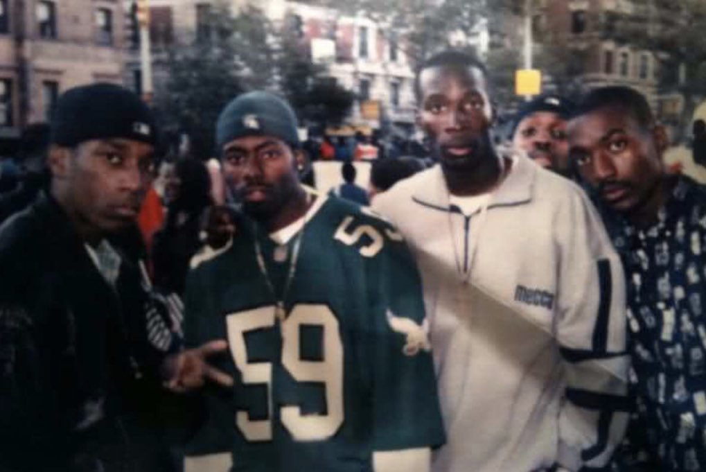 BlackTMZ1's tweet photo. @DailyLoud By the same n!gga on his album cover &amp; other photos! All meant for his Brother! #KoldWorld R.I.P #BigL 4 sure #HarlemsFinest 💪🏾 🤦🏽‍♂️ https://t.co/kdT9lc4JSi