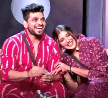MaalikRaju's tweet photo. Best Couple of this season ?

Retweet 🔃: #PriyanKit 

Like ❤️:   #ShivRit 

#BiggBoss16 #PriyankaPaltan #shivthakare #BBKingMCStan   #TejRan #NimritIsTheBoss   #PriyankaChaharChoudhary #PriyAnkit  #BB16 #BiggBoss16 #BiggBoss16Finale #BiggBoss #BiggBoss16Winner #MCStan https://t.co/erjudosvjN